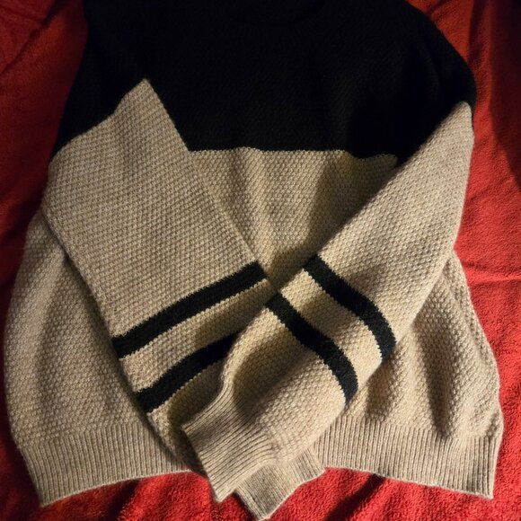 Sweater - Picture 3 of 3